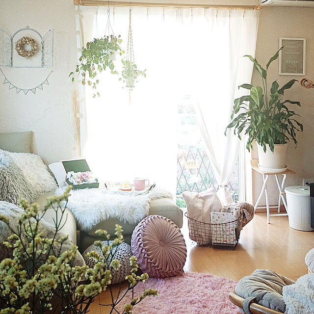 yellowflowerのニトリ-クッションカバー(シャイニーレース) の家具・インテリア写真