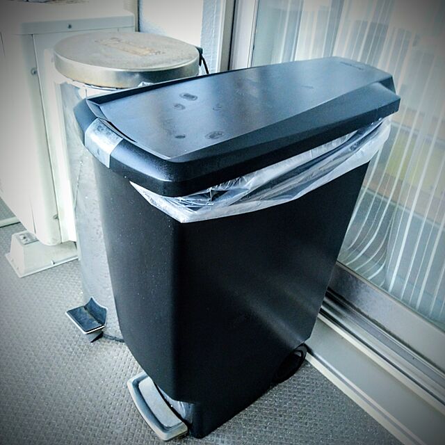 YASUの-シンプルヒューマン CW1361 スリム プラスチック ステップカン ブラック ゴミ箱 40L simplehuman『送料無料（一部地域除く）』の家具・インテリア写真