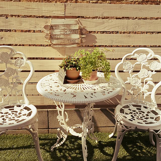 Marieの-テーブル イス セット 机 椅子 チェア 屋外 家具 アルミ 鋳物 バラ ガーデン タカショー / テーブルセット ローズ ホワイト 60φ /Aの家具・インテリア写真