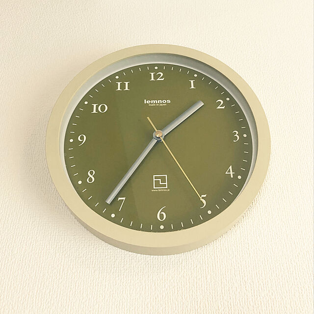 m.wtsの-レムノス Lemnos 掛け時計 電波時計 プライウッド クロック Plywood clock 254mm スイープムーブメント 音がしない 連続秒針 おしゃれ 北欧 木製 電波 壁掛け時計 オシャレ 壁掛け 掛時計 時計の家具・インテリア写真