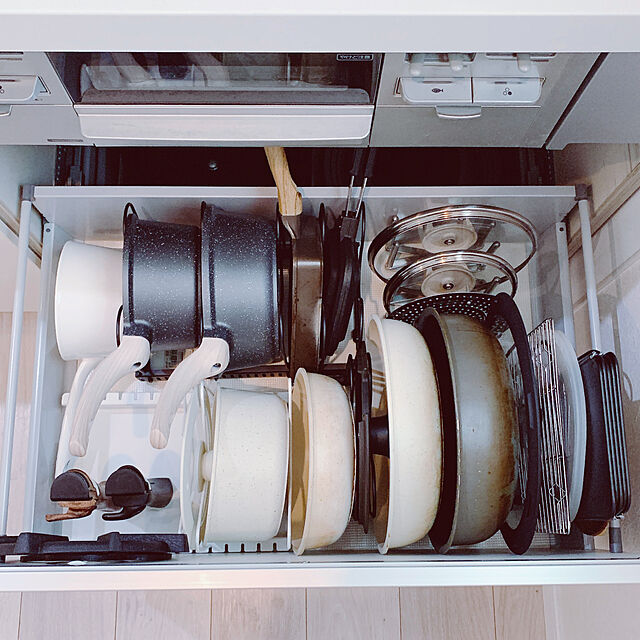 cocoのOrange ant-Toplife伸縮式 フライパンラック キッチン収納ラック 10本仕切りパーツ付き 鍋スタンド フライパン 鍋 蓋置き（ブラウン）の家具・インテリア写真