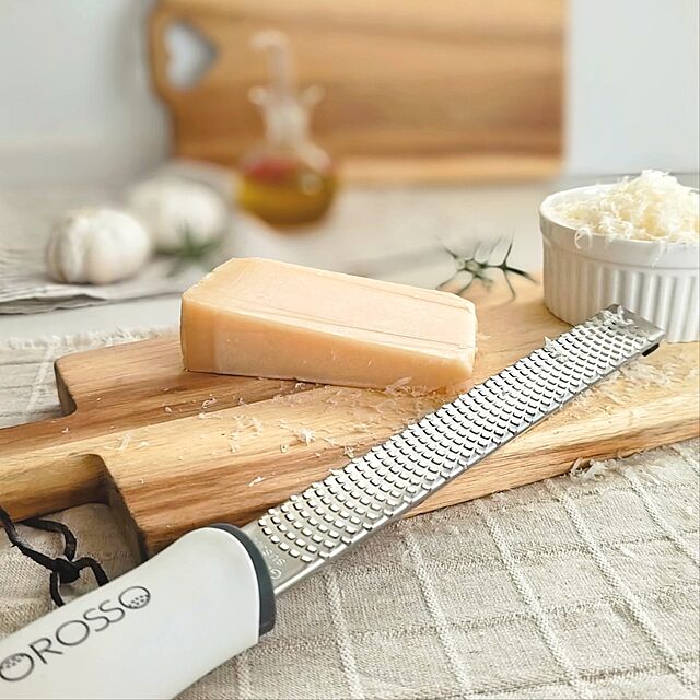YuriYuriのKnightRise-【プロ料理人が監修】 OROSSO おろし器 おろし金 チーズグレーター すりおろし チーズ削り パルメザンチーズ しょうが ニンニク ゼスターグレーター (ブラック)の家具・インテリア写真