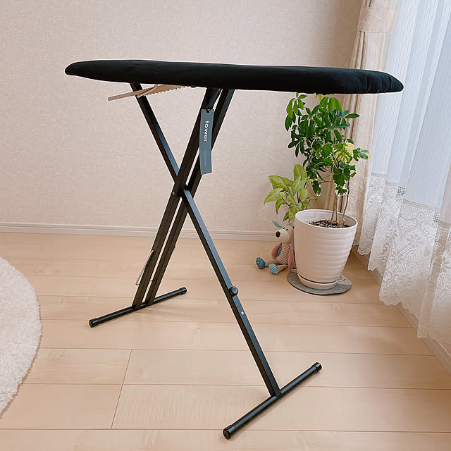 rinoのtower-軽量スタンド式アイロン台 IRONING BOARD アイロン台/アイロンボード/自立式/折り畳み式の家具・インテリア写真