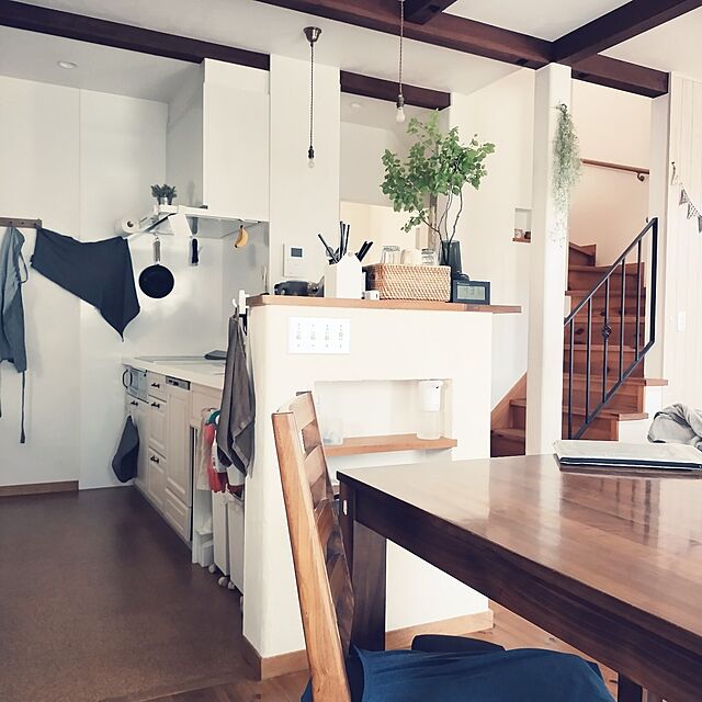 __om.houseの日本プラスター-うまい ー く ヌレールチューブ 700 g クリーム 色の家具・インテリア写真