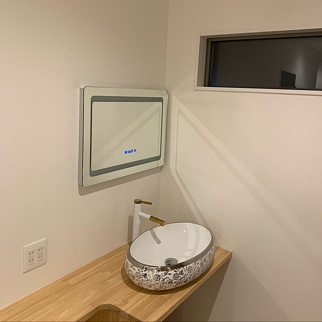mii.mamaのBacoer-Bacoer ミラー 鏡 LED 壁掛け 照明付き 化粧鏡 洗面所 洗面台 おしゃれ 暖色 白色LED内蔵 色温度3000-6000K調節可能 (70*50CM 横掛け)の家具・インテリア写真