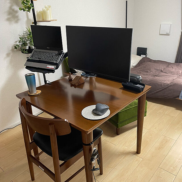 rokialussのAmazonベーシック(Amazon Basics)-Amazonベーシック モニターアーム用マウントトレー ノートパソコン用の家具・インテリア写真