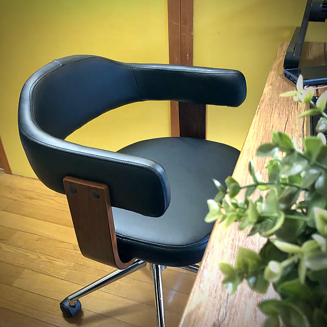 suzuranのWill-Limited.-チェア オフィスチェア テレワーク 在宅勤務 Wiz ウィズ キャスター 椅子 いす チェア 曲木 木製 キャスター付き キャスター付 チェア 成型合板 木製 合成皮革 合皮 レザーの家具・インテリア写真
