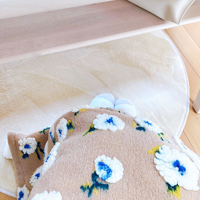 sunabaのフリーライフ-ラグ 円形 丸型 ラグマット 直径 100 カーペット リビングマット オールシーズン おしゃれ 春 夏 北欧  絨毯 抗菌 防ダニ フリーリーの家具・インテリア写真