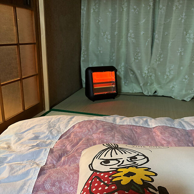 SIELUの-プラスマイナスゼロ　遠赤外線電気ストーブ ベージュ [石英管ヒーター]　XHS-G010の家具・インテリア写真