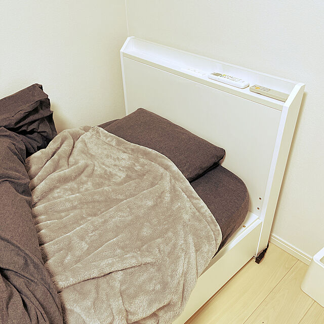 amooos-roomのニトリ-浅型引出し付きシングルベッドフレーム(メリッサ3 H85WH アサヒキ25) の家具・インテリア写真
