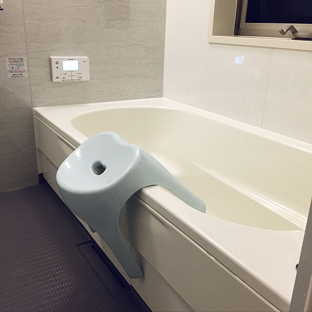 naoのニトリ-裏面も洗いやすい 抗菌風呂いす ブロウ 高さ30cm(WH) の家具・インテリア写真