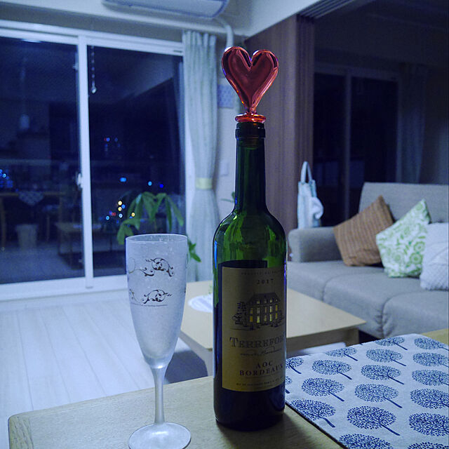 mimiの-ボトルストッパー　アクリルボトルストッパー ハートPK　ピンク　023422　ワインキーパー　バキュバン ゴム栓の家具・インテリア写真