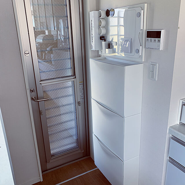 dororoのKING JIM-キングジム スキットマン冷蔵庫ピタッとファイル 見開きタイプ A4 変形 ホワイトボード 冷蔵庫 壁面整理 書類収納の家具・インテリア写真