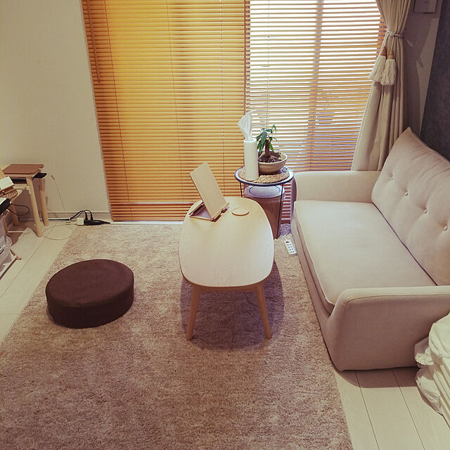 turucoのニトリ-アクセントラグ(SシャギーBE 140X200) の家具・インテリア写真