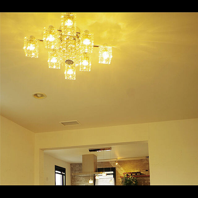 okitegamiのAmpoule-Ampoule シャンデリア 照明 おしゃれ シーリングライト 8灯 リビング ダイニング 寝室 ラグジュアリー エレガント 高級 カフェ 照明器具 12畳 10畳 LED E17 レイシー 8Cの家具・インテリア写真