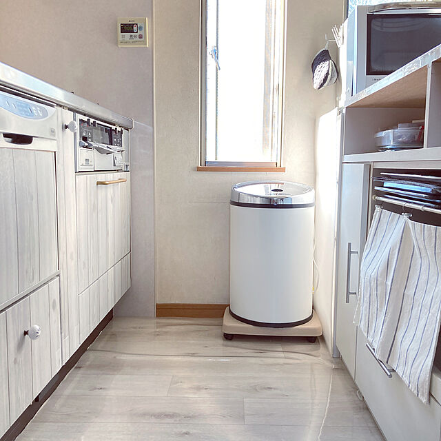 ruruのアイリスオーヤマ-アイリスプラザ ゴミ箱 センサー付き 48L 自動開閉 キッチン 生ゴミ ふた付き(45リットルゴミ袋対応) シルバーの家具・インテリア写真