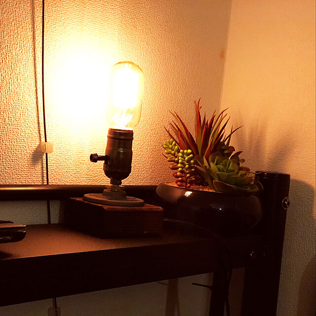 kawaの-OYGROUP E26 ヴィンテージ 木製テーブルランプ 卓上ライト 1灯の家具・インテリア写真
