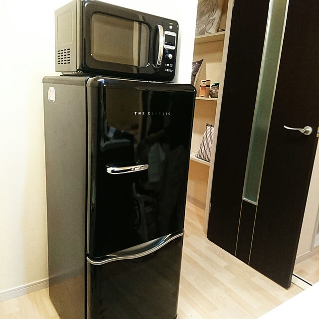 m.retoroのエスキュービズム-Grand-Line 冷蔵庫 90L 2ドア 直冷式 冷凍冷蔵庫 レトロホワイト LARD-90LWの家具・インテリア写真