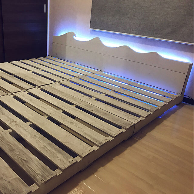 okkunokkunokkunの-【送料無料】自分で「組立式パレット」ひのき1000×1000×110【2枚一組】＋上板2枚　木製パレットを自分で組み立てる☆上板の隙間が約5.6cmから約2.5cmになり、ベッドのDIYにおすすめ！　木製/パレット/DIY/組立式パレット/ひのき/DIY ベッド/すのこベッドの家具・インテリア写真