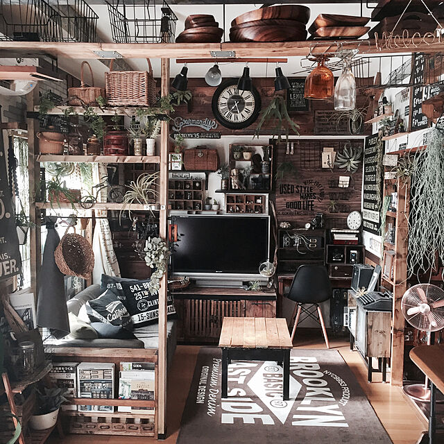 yuka_homeのドウシシャ-ドウシシャ ３０ｃｍメタルハイリビング扇風機 フルリモコン式 アロマ付き ブロンズ ＭIR-350(ABM)の家具・インテリア写真