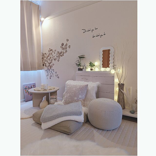 megurinのZ PLINRISE-Z PLINRISE エステティックウェーブパターン 不規則なフレームミラー 装飾デスクウォールミラー リビングルーム/寝室/廊下/ホームインテリア 誕生日/家への暖かいギフト(ホワイト)の家具・インテリア写真