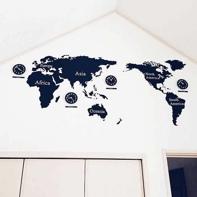 MomoのLucca-ウォールステッカー 世界地図 マップ ブラック モノクロ 黒 ワールド おしゃれ シール 壁紙 飾り 英字 リフォーム DIYの家具・インテリア写真