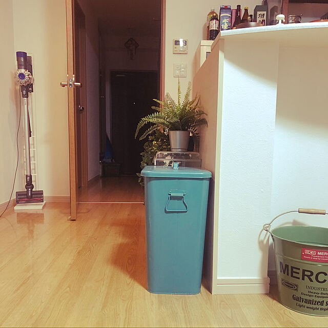 Hiromiの-MERCURY マーキュリー スクエア ダストビン ブリキ製 ゴミ箱 BLUE GRAY ブルーグレーの家具・インテリア写真