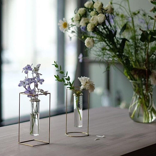 a-gleamの-PIKE stand brass vase/ピケスタンドブラスチューブベース【一輪挿し　花瓶　フラワーベース　真鍮　ドライフラワー　野花】の家具・インテリア写真