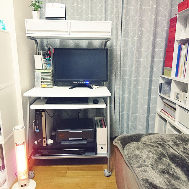 fujiのサンワサプライ-パソコンラック 幅75cm 省スペース プリンター台 キーボードスライダー マウステーブル キャスター付き パソコンデスク [100-DESK017]の家具・インテリア写真