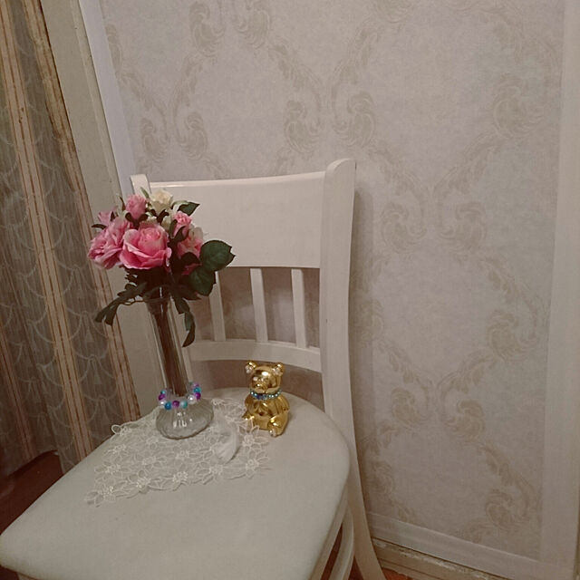 m.retoroの高梨産業-ホワイトチェア　椅子　デスク用椅子　キュートにかわいい　ふんわりクッション座面の家具・インテリア写真