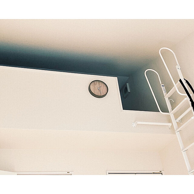 Lauraのアイリスオーヤマ-アイリスオーヤマ(IRIS OHYAMA) 時計 掛け時計 連続秒針で夜でも音が気にならない静音設計 インテリアにも馴染みやすいシンプルデザイン 直径25cm 非電波モデル AC01-25-C ナチュラルの家具・インテリア写真