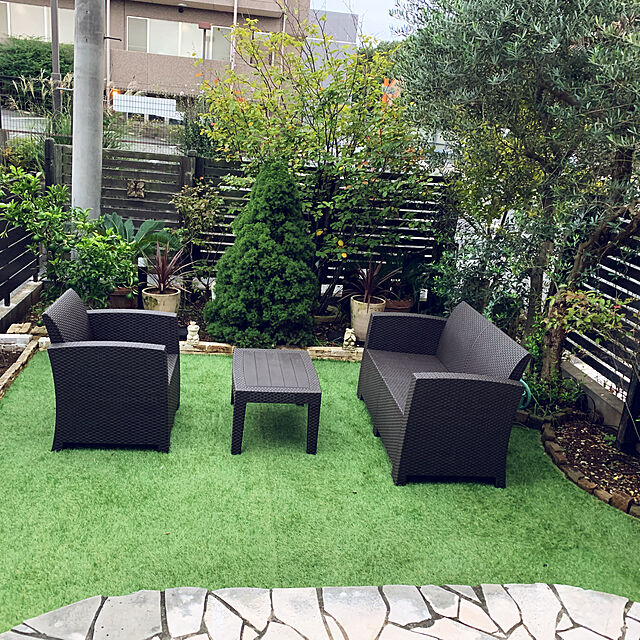 miiの-ガーデンテーブル セット ガーデンチェア 4点セット ラタン調 テーレ クッション付き おしゃれ 屋外 庭 ガーデン テーブル ソファ テラスの家具・インテリア写真