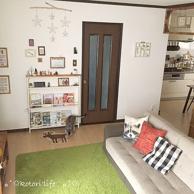 kotoriのニトリ-クッションカバー(IN タイダイ RE T)  『玄関先迄納品』の家具・インテリア写真