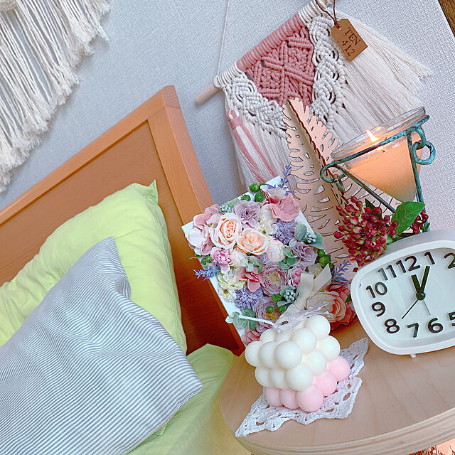 Tenの-タッセル付きマクラメ編みタペストリー（ピンク）の家具・インテリア写真
