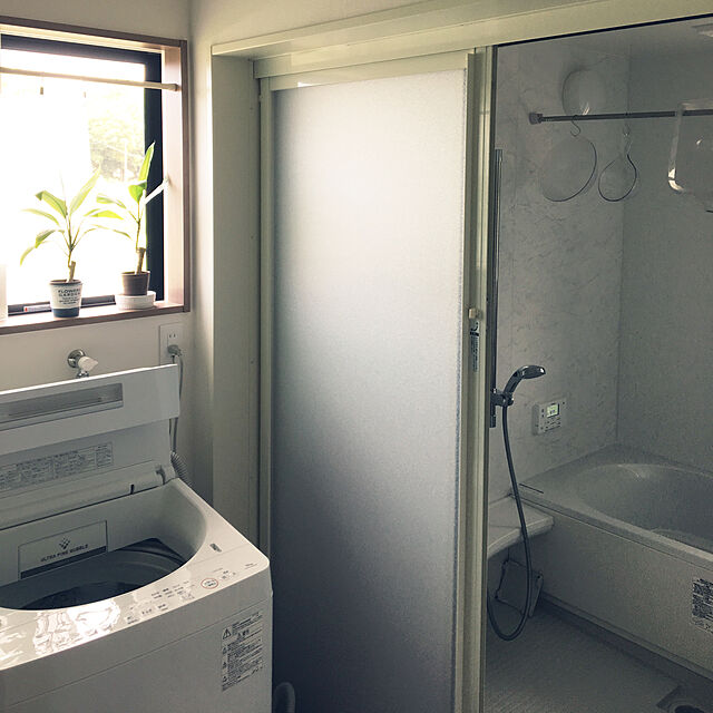 seiのニトリ-カラリと乾いてお手入れ簡単 風呂イス 20センチ(カラリ20H クリアピンク) の家具・インテリア写真