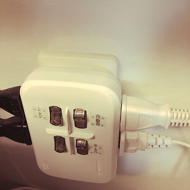 mugiのオーム電機-オーム(OHM) LED個別スイッチ付き 節電タップ 4個口 [HS-A1759W]の家具・インテリア写真