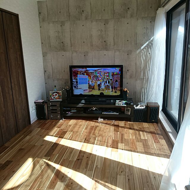pikuminの-アカシア 無垢フローリング ユニタイプ ウレタンウォールナット色 15 x 90 x 1820 1.64平米入（ケース）の家具・インテリア写真