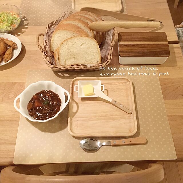 kanodeの-【あす楽対応】【KUCHE】 バターケース ナイフ付き 木蓋 バターケース バター入れ 陶器の家具・インテリア写真