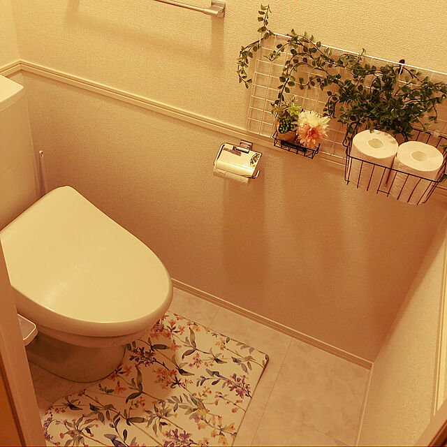 mamiのニトリ-拭けるトイレマット(フロル) の家具・インテリア写真