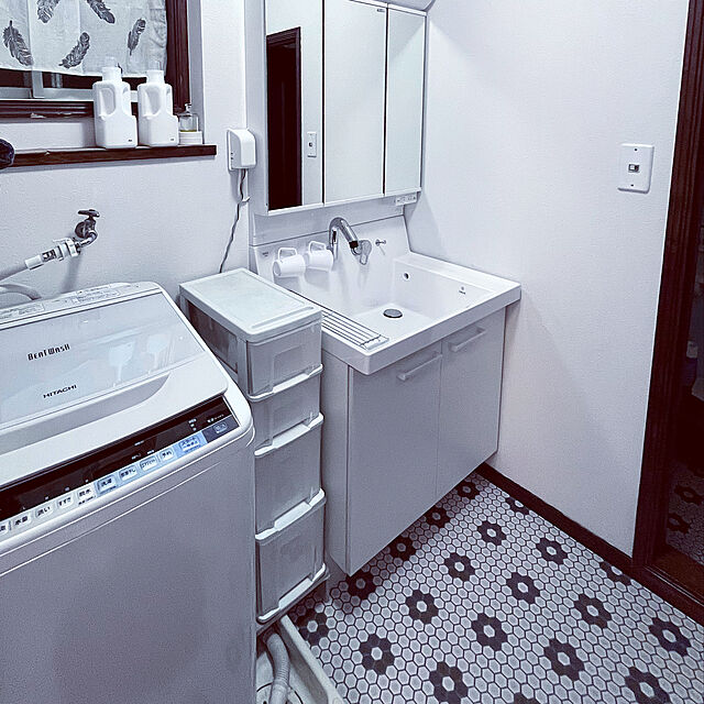 igaigaigaのアサヒペン-アサヒペン 塗料 ペンキ NEW水性インテリアカラー浴室カベ 1.6L 白 水性 室内 壁用 艶消し 1回塗り 無臭 防カビ 低VOC シックハウス対策品 日本製の家具・インテリア写真