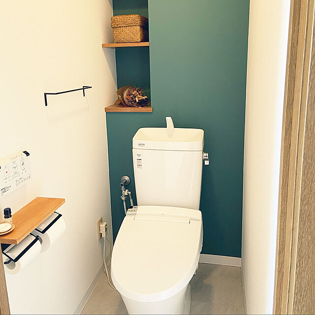 saのコンポジット-1年保証 トイレットペーパーホルダー 2連 ダブル ツイン 収納 おしゃれ トイレ用品 棚付き アンティーク 天板 木製 木目 安い 送料無料の家具・インテリア写真
