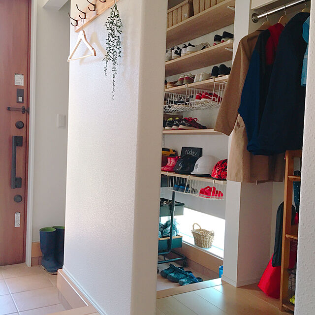 makiのニトリ-木製ハンガー５本組(ユーカリ5P) メンズ用 の家具・インテリア写真