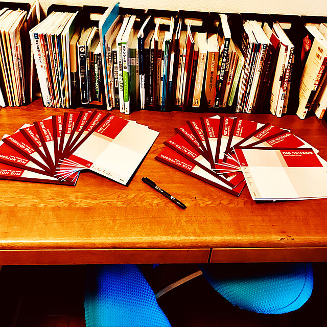 ryomamaのプラス-プラス 無線綴じノート ベーシック セミB5 A罫 30枚 赤 1パック（10冊入） 75085の家具・インテリア写真