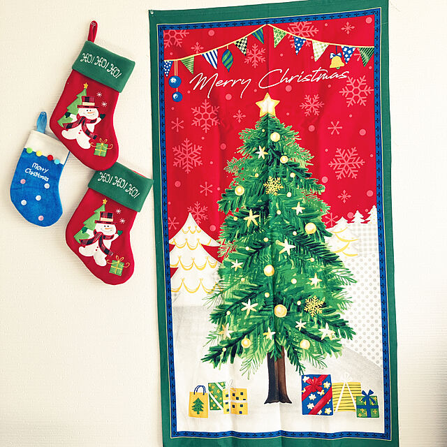 natukoの-大きな布の　クリスマスツリー　　　パネル　壁掛け　タペストリー　インテリアに。タテ　約108cm 　×　ヨコ　約60cm　1枚単位の販売　単価　生地　綿100％　日本製の家具・インテリア写真