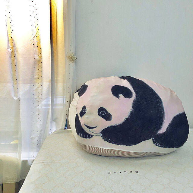 suzyの-本物みたいな子パンダと寝られる 大きく膨らむクッション収納ケース BOOK 【ムック】の家具・インテリア写真