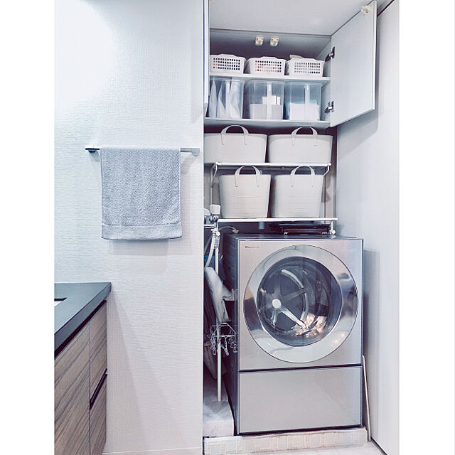 teracoyaWORLDのパナソニック-標準設置無料 PANASONIC NA-VG2400R プレミアムステンレス Cuble ななめ型ドラム式洗濯乾燥機 (洗濯10.0kg/乾燥5.0kg) 右開きの家具・インテリア写真