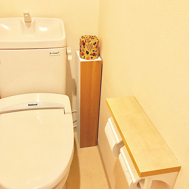 tomo1120の-【あす楽対応】トイレのスマホ置き場に便利　たな付き　おしゃれな トイレットペーパーホルダー　CF-AA64KU　INAX　イナックス　LIXIL リクシル　棚付2連紙巻器　CFAA64KUの家具・インテリア写真