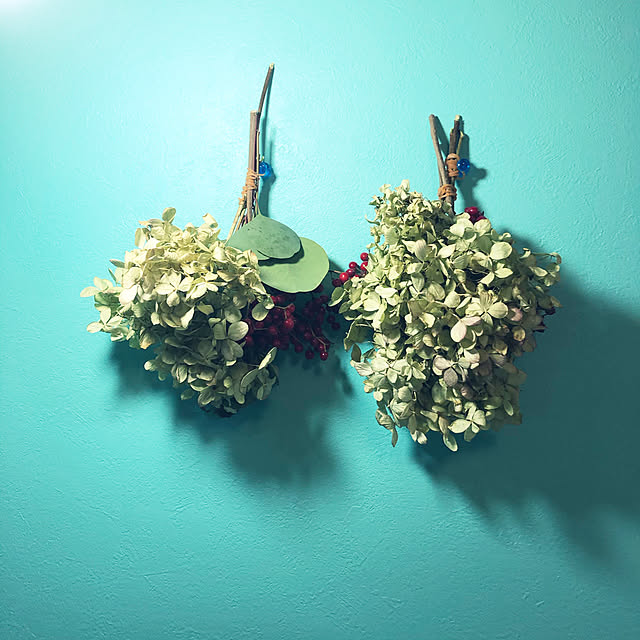 写真付きレビュー 壁紙 のり付き 西海岸風 ブルー 無地 クロス おしゃれ 壁紙 サーフ系 カリフォルニア 青 ミントグリーン ブルーグレー ターコイズブルー ティファニーブルー 水色 汚れ防止 消臭 抗菌 壁紙張り替え Diy リフォーム 国産壁紙 生のり付き 壁 Diy 壁