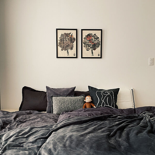 louieのニトリ-脚付きヘッドレスすのこベッド(ウォールナット) の家具・インテリア写真