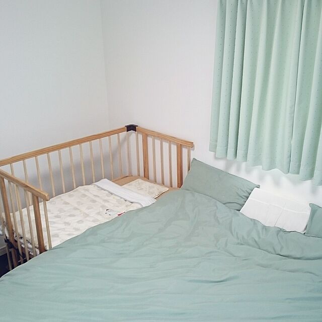 mikateのグランドール-farska(ファルスカ) ベビーベッド 兼 ベビーサークル ( ベッドサイドベッド03 746050 ) 工具不要 柵の着脱で添い寝もできる(新生児～乳幼児) ナチュラルの家具・インテリア写真